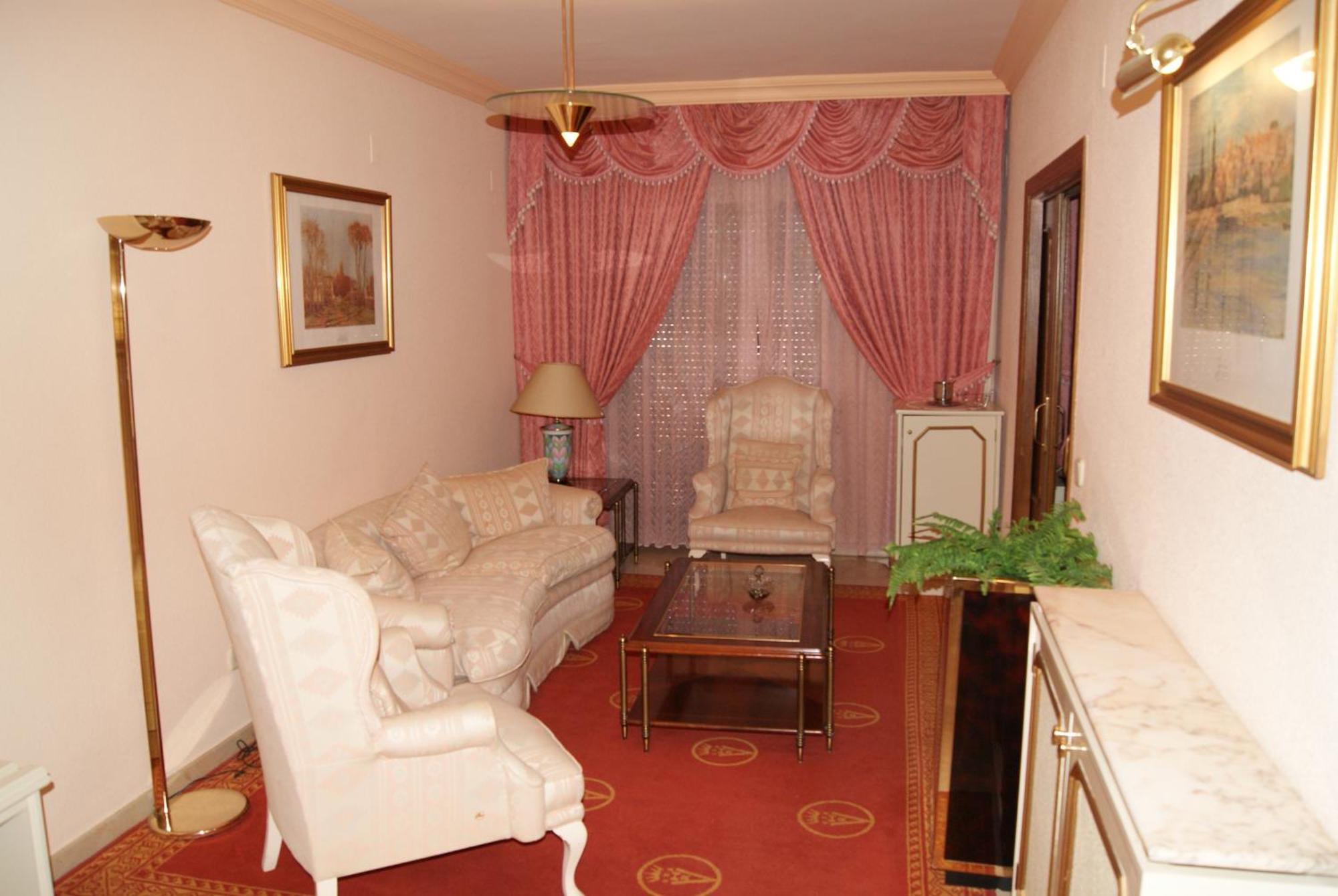 Reina Victoria 3*